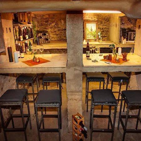 Nyaraló Winery Retreat In Germany With Wine Cellar